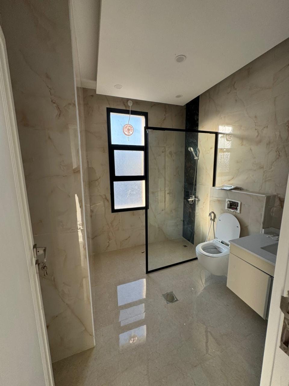 شركة تكسير وترميم الحمامات في أبوظبي